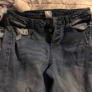 I’m selling a cute pair of jeans